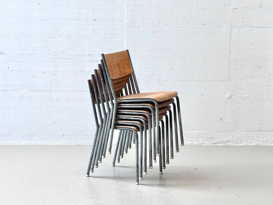 Image 1 of Set van 6 stapelbare Embru stalen buisstoelen in industrieel design, jaren 60.