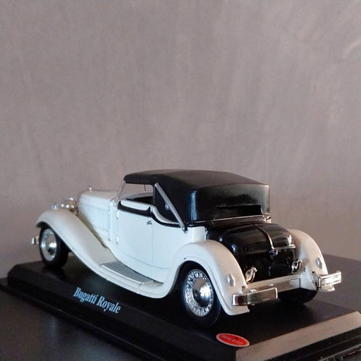 Modèle réduit de voiture vintage | Roadster classique style années 30 | Cabriolet blanc et noir de collection