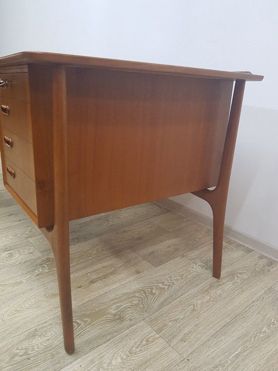 Image 1 of Bureau en teck, conçu par Svend Aage Madsen pour H.P. Hansen, Danemark, années 1960