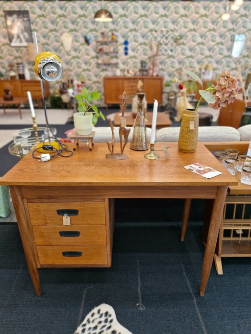 Vintage desk with drawers round leg