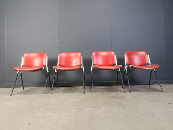 Image 1 of Vintage Italiaanse stapelbare eetkamerstoelen, 1970