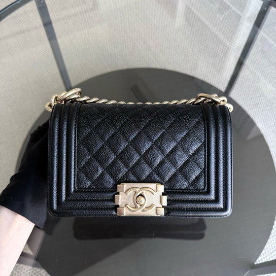 Image 1 of Chanel Boy Small - Caviar 20CM Gewatteerd Zwart Goudkleurige Hardware Serie 23