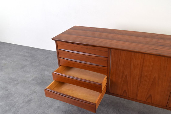 Image 1 of Credenza in teak di metà secolo di Frederik Kayser, anni '60.