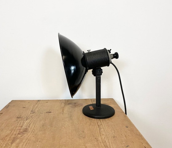Image 1 of Lampada da tavolo vintage industriale in smalto nero di EB, anni '50