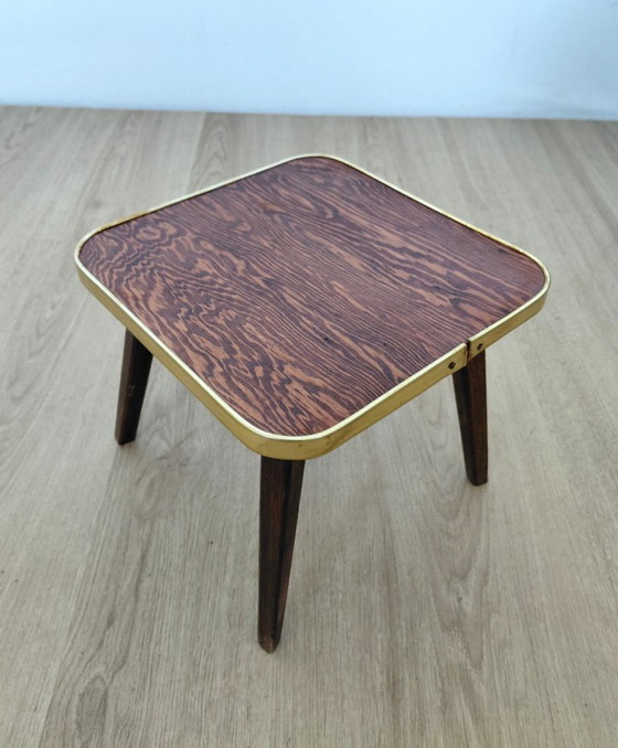 Image 1 of Table d'appoint des années 40 avec motif en bois