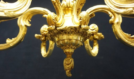 Lustre massif en bronze pour bougies. (photo 4 of 5)