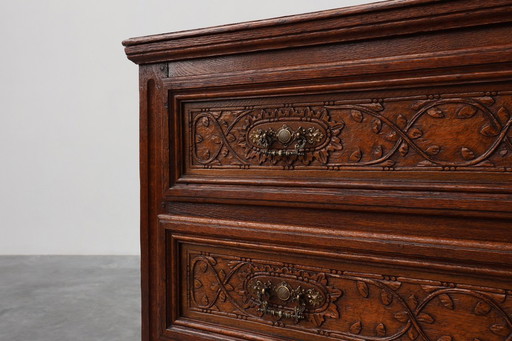 Italian Renaissance Oak Chest of Drawers, 17th Century