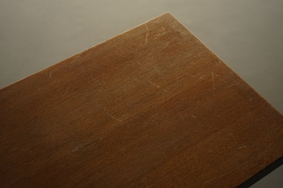 Image 1 of Nederlandse eikenhouten bijzettafel, jaren 1950