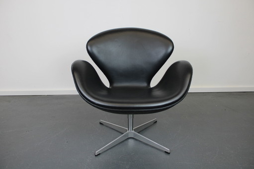 Sedia Swan di Fritz Hansen