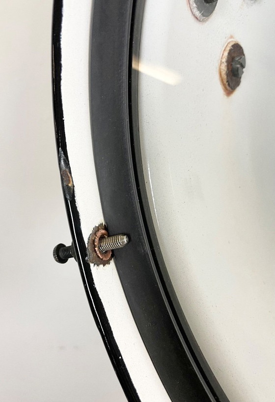 Image 1 of Projecteur industriel en émail gris avec couvercle en verre, années 1950