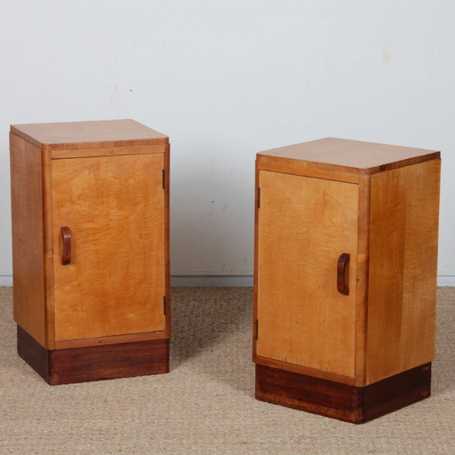 Paire de tables de chevet en érable et noyer, travail anglais, 1930