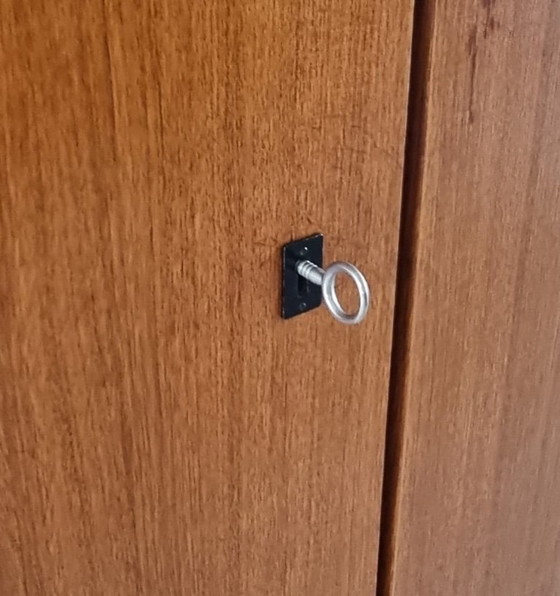 Mid Century Kleiderschrank – Kleiderschränke, Wood (photo 8 of 30)