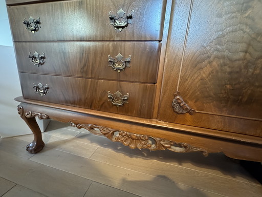Vitrine en bois avec portes vitrées – une pièce élégante et unique de style champêtre/vintage