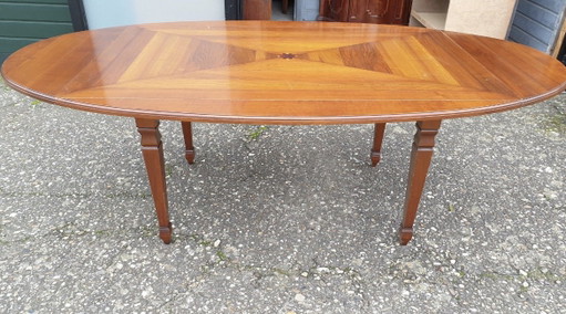 Exclusive Italian dining table with intarsia inlay