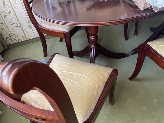 Image 1 of Esszimmer Tisch mit Verlängerungen en seinen 6 Stühlen 