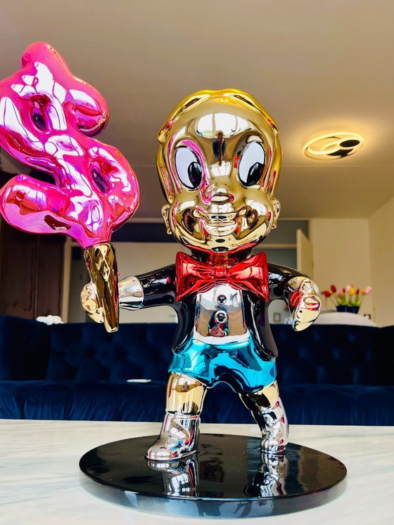 Image 1 of sculpture de Richie Rich, figure pop art, art design, graffiti, art moderne, nouveau