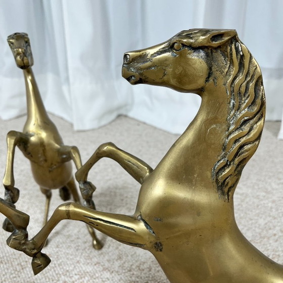 Couchtisch im Hollywood-Regency-Stil, 6 patinierte Messingpferde und Glasplatte, 1970 – Couchtische, Brass (photo 7 of 23)