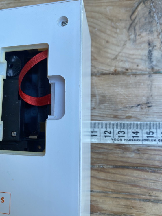 Invotis Orange Wiggle Wiggle Clock (IV085) – Plastic (photo 9 of 12)