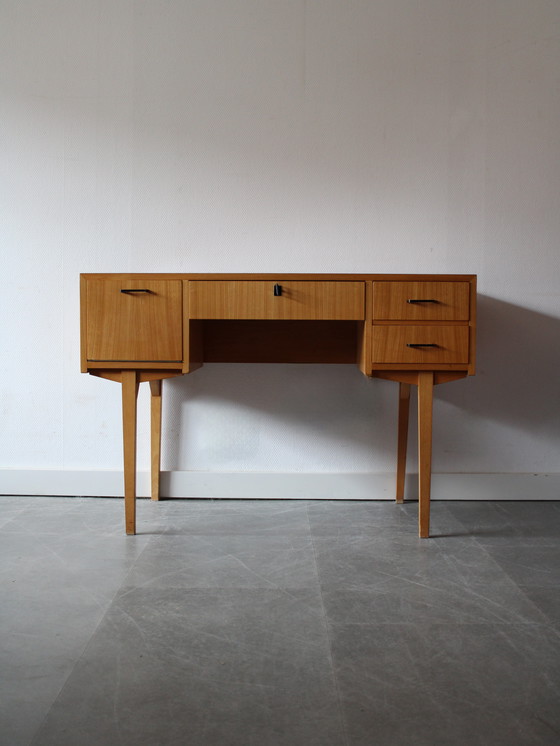 Image 1 of bureau vintage en chêne autoportant