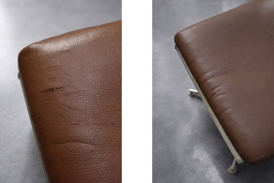 Image 1 of Fauteuil pivotant et repose-pieds en cuir marron, style danois moderne vintage, années 1970, ensemble de 2