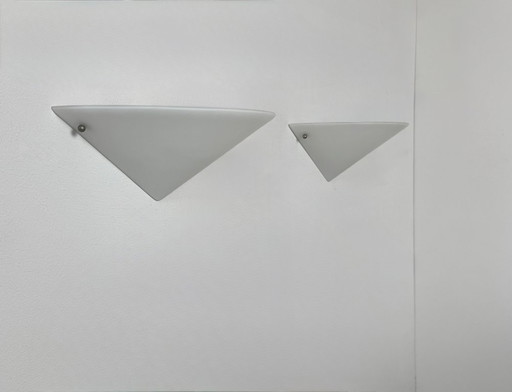 Coppia di applique vintage, cromo e vetro opalino, Francia, 1980