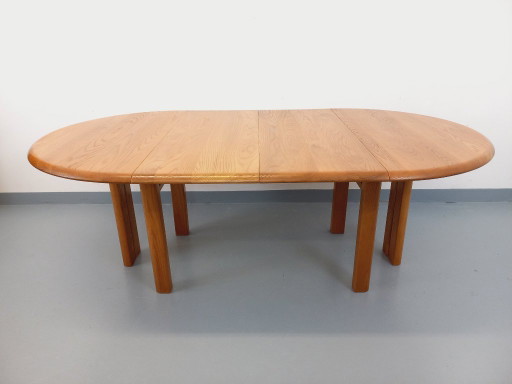 Vintage Seltz round dining table from the 70s/80s in solid blond elm with extensions