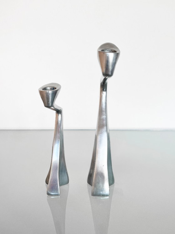 Image 1 of Set di due candelabri a forma di cigno di Matthew Hilton