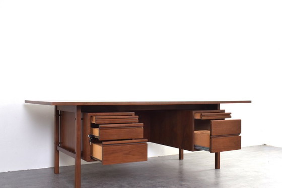 Mid-Century Large American Walnut Executive Desk – Wood (photo 7 of 18)