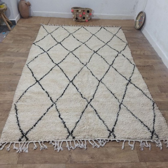 Image 1 of Marokkanischer Beni Ouarain Berberteppich – 305 x 190 cm – Naturwolle – Schwarzes Diamantmuster