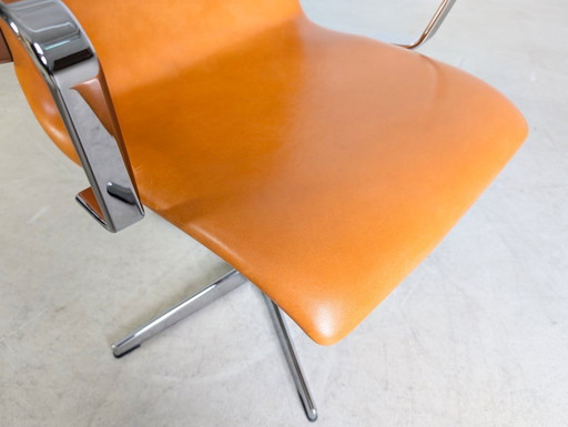 Original 3-piece set of Fritz Hansen Oxford Arne Jacobsen office chairs