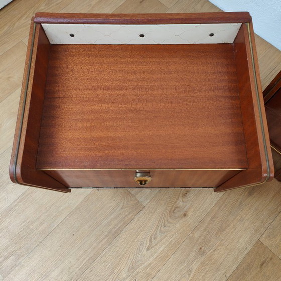 Image 1 of Ensemble tables de chevet vintage milieu du siècle avec coiffeuse - Prix