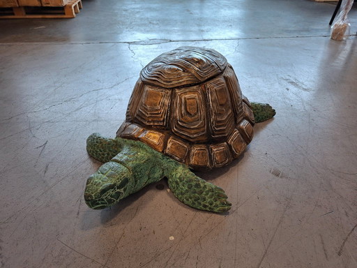 Sculpture artistique en métal représentant une tortue