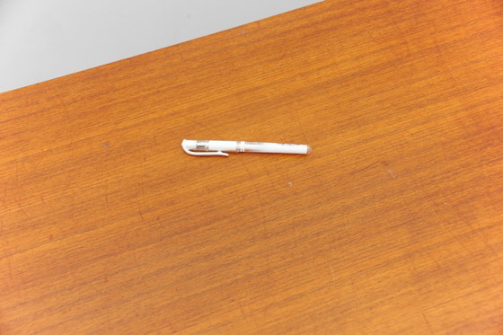 Image 1 of Banco de nogal de mediados de siglo con patas de metal, década de 1960