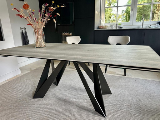 Table à manger New Roche Bobois