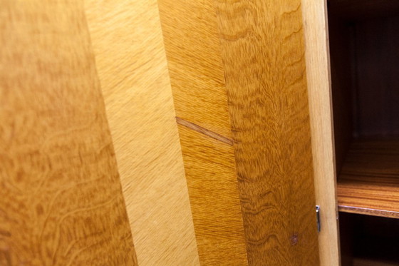 Image 1 of Französischer Kleiderschrank mit geschwungenen Beinen, 3 Türen, 1 Spiegel (27 x 130 cm) und 1 Schublade