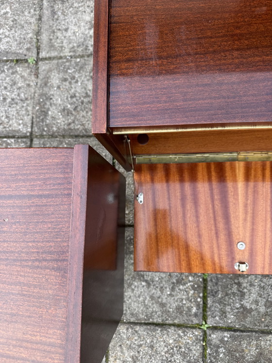 Coppia di Comodini Vintage in Laminato – Legno, Ottone (photo 11 of 12)