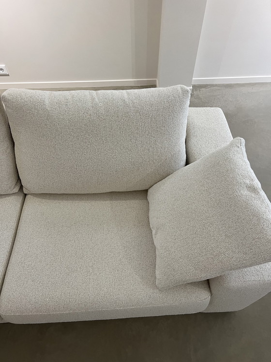 Image 1 of Nuevo sofá beige cromado