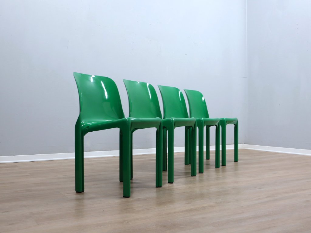 Lot de 4 chaises vintage vertes Selene par Vico Magistretti, ARTEMIDE 1970