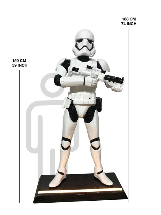 Image 1 of Escultura de fibra de vidrio - Personaje de cómic de héroe espacial - Blanco