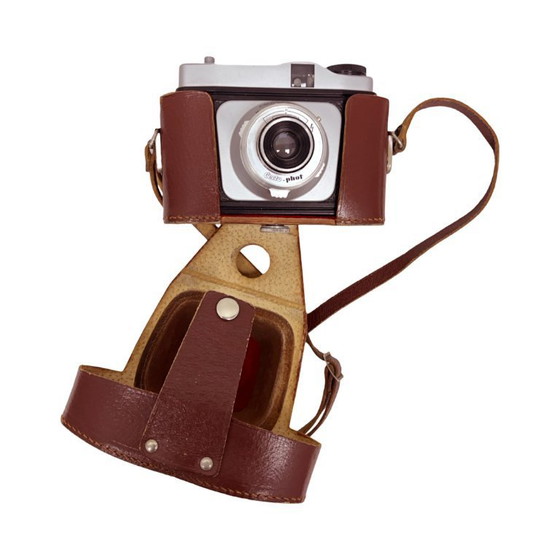 Image 1 of Appareil photo vintage emblématique CERTO-PHOT (Allemagne, RDA, années 1950), en état de marche, avec son étui.