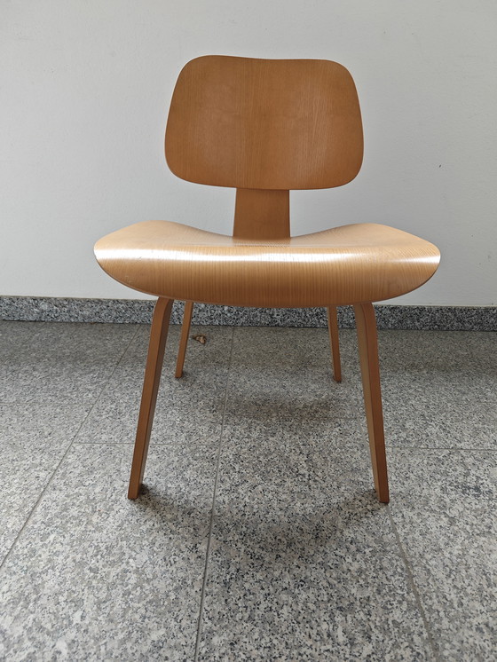 Image 1 of Vitra Low chair mod. LCW