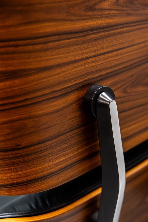 Image 1 of Eames loungestoel + voetenbank "jubileumeditie"