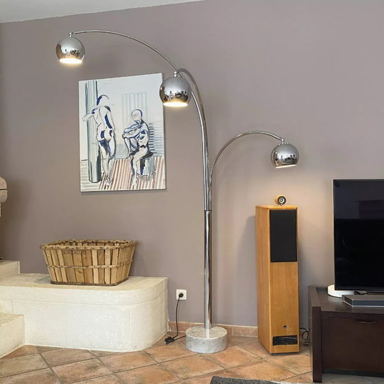 Image 1 of Lelietjes-van-dalen vloerlamp. Goffredo REGGIANI. 1970.