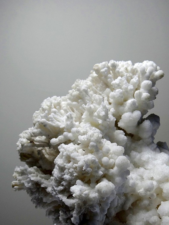 Image 1 of Collezione di minerali, esemplare antico di aragonite bianca dal Messico, +3,2 kg