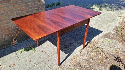 Midcentury extendable dining table