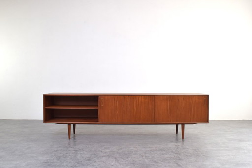 Dänisches Teak-Sideboard aus der Mitte des 20. Jahrhunderts, 1960er Jahre.