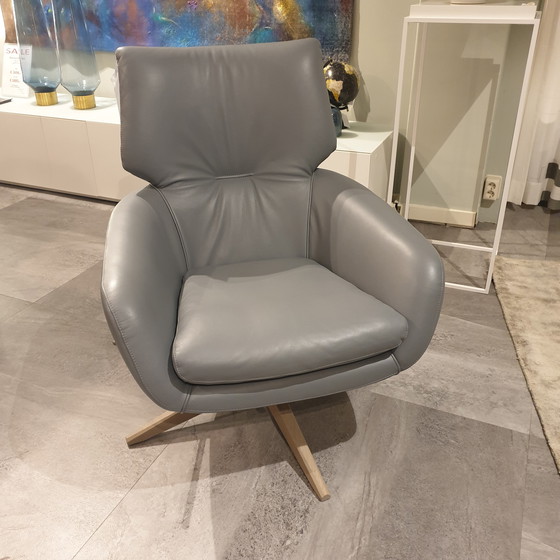 Image 1 of Poltrona Leolux Lloyd Plus con poggiapiedi