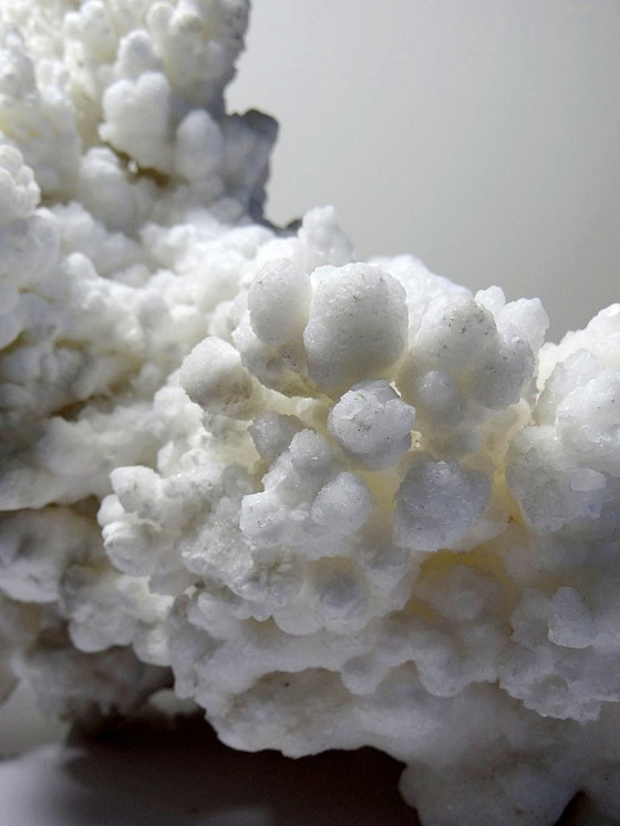 Image 1 of Collezione di minerali, esemplare antico di aragonite bianca dal Messico, +3,2 kg