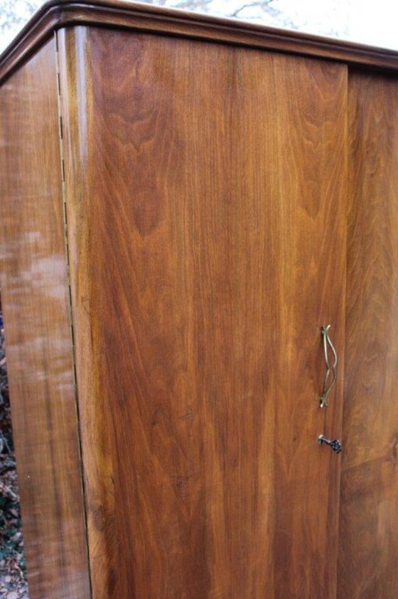 Image 1 of Vintage (jaren 30-50) 3-deurs houten kledingkast, 2x 1/3 leg en 1/3 hang