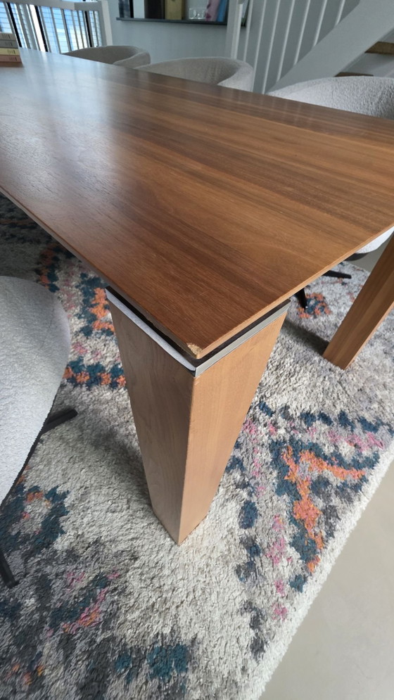 Mesa de comedor de nogal Jori – Mesas de comedor, Metal, Madera (photo 5 of 11)